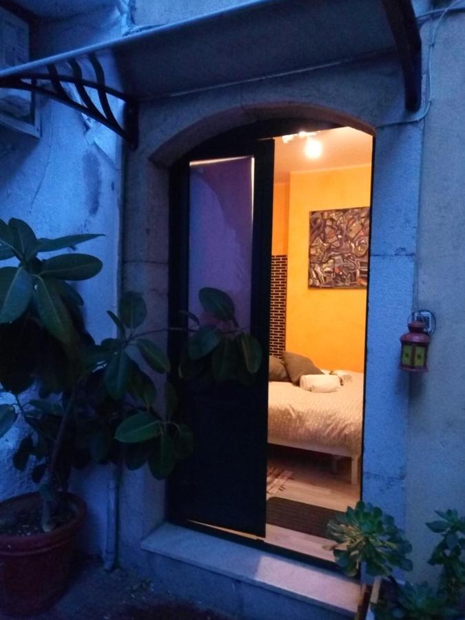 Taormina Center Hostel: Private Room with Terrace Exterior photo